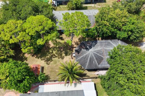 House in Vero Beach, Florida 3 bedrooms, 144.37 sq.m. № 2176924 - photo 20