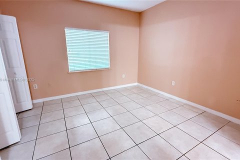 House in Homestead, Florida 3 bedrooms, 107.77 sq.m. № 1956255 - photo 7