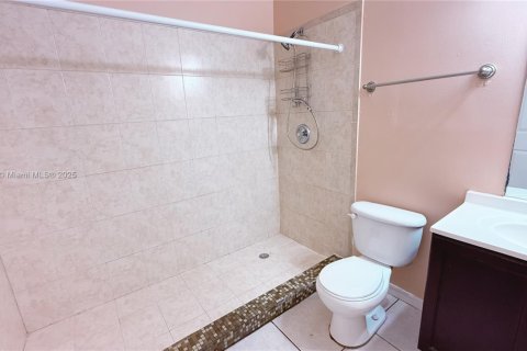 House in Homestead, Florida 3 bedrooms, 107.77 sq.m. № 1956255 - photo 6