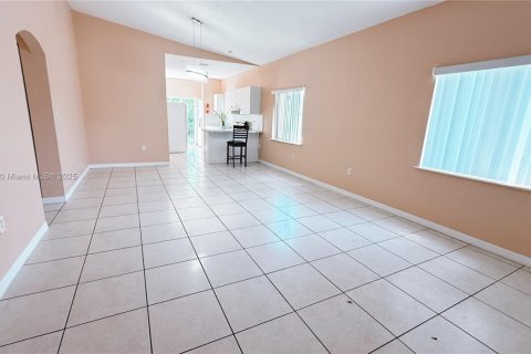 House in Homestead, Florida 3 bedrooms, 107.77 sq.m. № 1956255 - photo 2