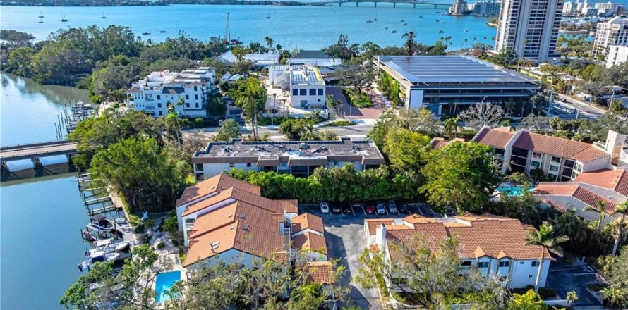 Condo in Sarasota, Florida, 3 bedrooms № 1853631