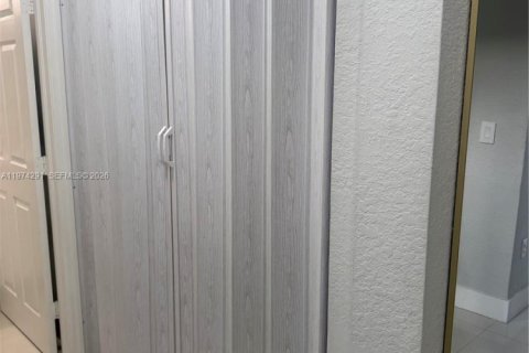 Купить таунхаус в Хомстед, Флорида 3 спальни, 140.19м2, № 2036607 - фото 16