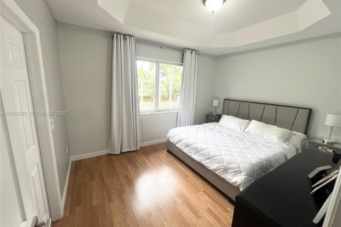 Купить таунхаус в Хомстед, Флорида 3 спальни, 140.19м2, № 2036607 - фото 15