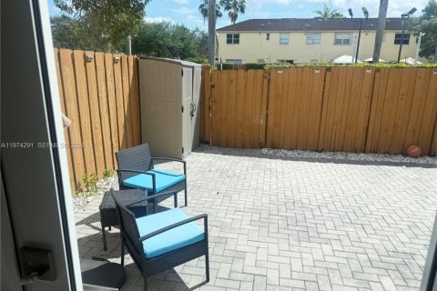 Купить таунхаус в Хомстед, Флорида 3 спальни, 140.19м2, № 2036607 - фото 12