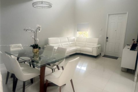 Купить таунхаус в Хомстед, Флорида 3 спальни, 140.19м2, № 2036607 - фото 4