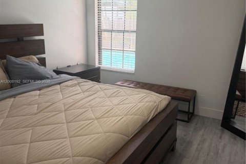 House in Sunrise, Florida 5 bedrooms, 190.17 sq.m. № 2066163 - photo 18