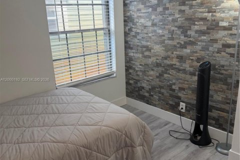 House in Sunrise, Florida 5 bedrooms, 190.17 sq.m. № 2066163 - photo 23