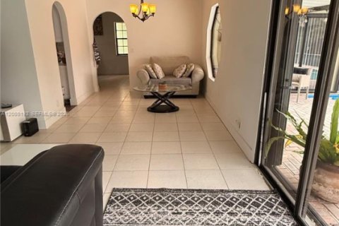 House in Sunrise, Florida 5 bedrooms, 190.17 sq.m. № 2066163 - photo 7