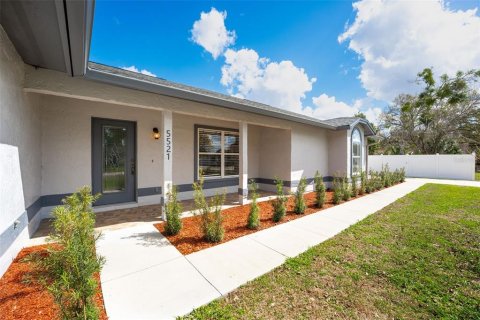 House in Mount Dora, Florida 4 bedrooms, 273.04 sq.m. № 2122730 - photo 4