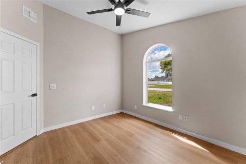 House in Mount Dora, Florida 4 bedrooms, 273.04 sq.m. № 2122730 - photo 28