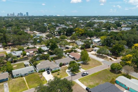 House in Saint Petersburg, Florida 3 bedrooms, 106.37 sq.m. № 2151235 - photo 20