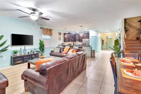 House in Davenport, Florida 8 bedrooms, 363.15 sq.m. № 2221899 - photo 16