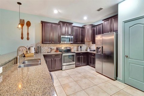 House in Davenport, Florida 8 bedrooms, 363.15 sq.m. № 2221899 - photo 11