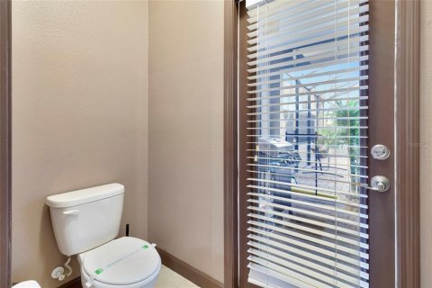 House in Davenport, Florida 8 bedrooms, 363.15 sq.m. № 2221899 - photo 20