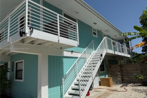 House in Key Largo, Florida 2 bedrooms, 84.73 sq.m. № 1794830 - photo 2