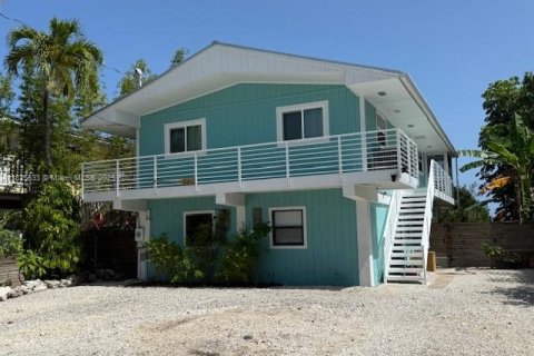 House in Key Largo, Florida 2 bedrooms, 84.73 sq.m. № 1794830 - photo 1