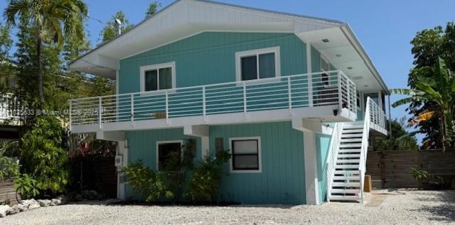 House in Key Largo, Florida 2 bedrooms, 84.73 sq.m. № 1794830