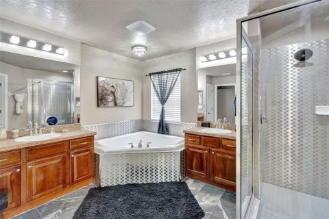 Casa en venta en Wesley Chapel, Florida, 5 dormitorios, 316.43 m2 № 1791475 - foto 12