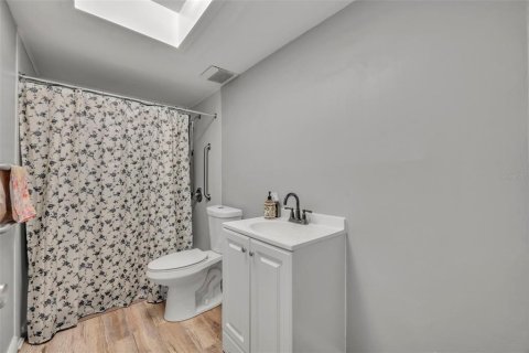 Купить виллу или дом в Кэсселберри, Флорида 6 комнат, 185.9м2, № 1856395 - фото 21