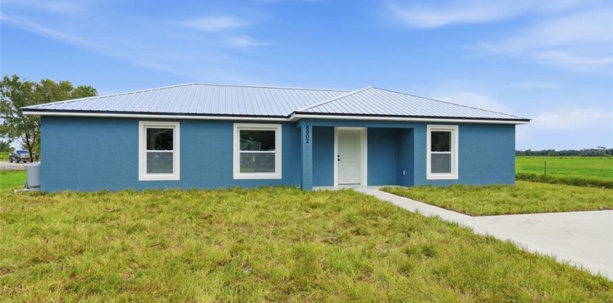 House in Arcadia, Florida 3 bedrooms, 128.95 sq.m. № 2429256