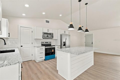 House in Arcadia, Florida 3 bedrooms, 128.95 sq.m. № 2429256 - photo 9