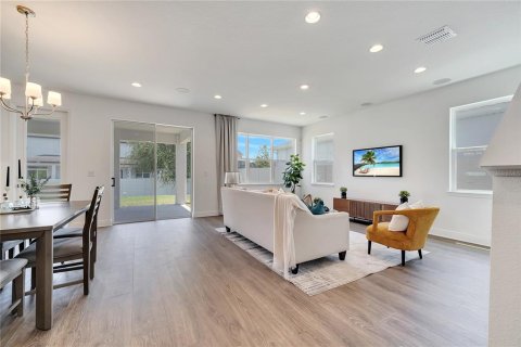House in Orlando, Florida 4 bedrooms, 252.42 sq.m. № 1566265 - photo 29