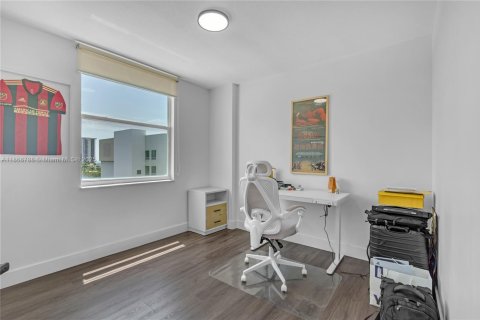 Condominio en venta en Miami, Florida, 2 dormitorios, 76.27 m2 № 1896529 - foto 16