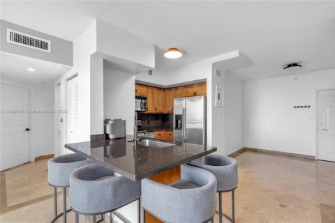 Condominio en venta en Miami, Florida, 2 dormitorios, 76.27 m2 № 1896529 - foto 10