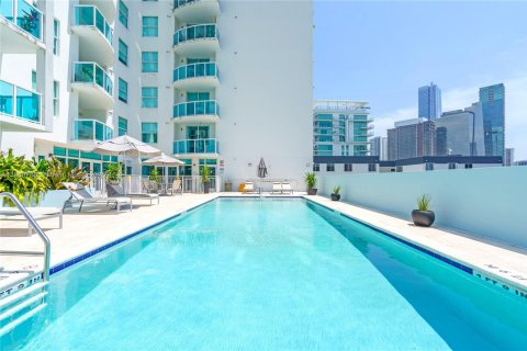 Condominio en venta en Miami, Florida, 2 dormitorios, 76.27 m2 № 1896529 - foto 27