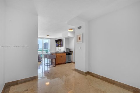 Condominio en venta en Miami, Florida, 2 dormitorios, 76.27 m2 № 1896529 - foto 8
