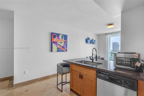 Condominio en venta en Miami, Florida, 2 dormitorios, 76.27 m2 № 1896529 - foto 6