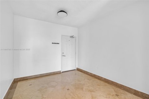 Condominio en venta en Miami, Florida, 2 dormitorios, 76.27 m2 № 1896529 - foto 9