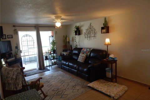 House in Lake Wales, Florida 1 bedroom, 60.2 sq.m. № 1691021 - photo 6
