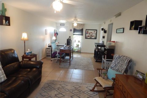 House in Lake Wales, Florida 1 bedroom, 60.2 sq.m. № 1691021 - photo 7