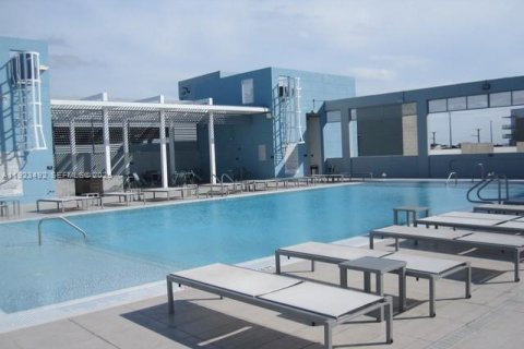 Купить кондоминиум в Дорал, Флорида 1 спальня, 77.39м2, № 1982552 - фото 12