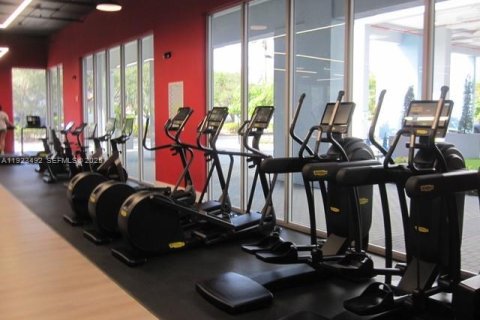 Купить кондоминиум в Дорал, Флорида 1 спальня, 77.39м2, № 1982552 - фото 13