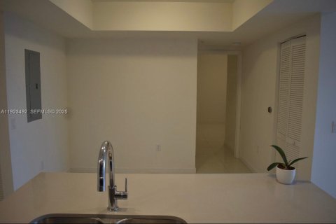 Купить кондоминиум в Дорал, Флорида 1 спальня, 77.39м2, № 1982552 - фото 6