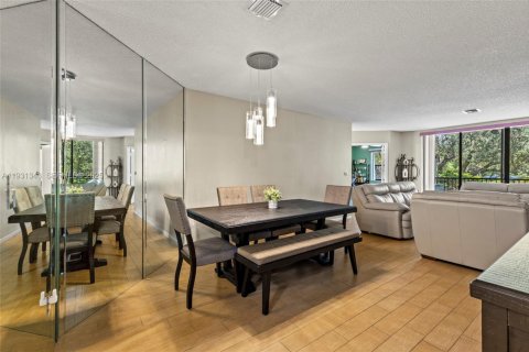 Condo in Coconut Creek, Florida, 3 bedrooms  № 1990040 - photo 1