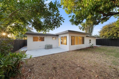 Villa ou maison à louer à Pembroke Pines, Floride: 3 chambres, 123.56 m2 № 1976953 - photo 19