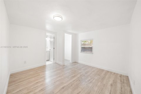 Villa ou maison à louer à Pembroke Pines, Floride: 3 chambres, 123.56 m2 № 1976953 - photo 15