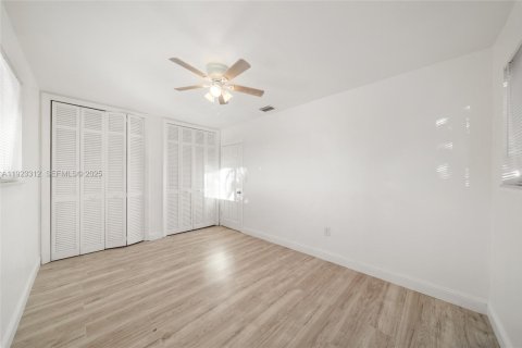 Villa ou maison à louer à Pembroke Pines, Floride: 3 chambres, 123.56 m2 № 1976953 - photo 10