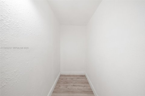 Villa ou maison à louer à Pembroke Pines, Floride: 3 chambres, 123.56 m2 № 1976953 - photo 16