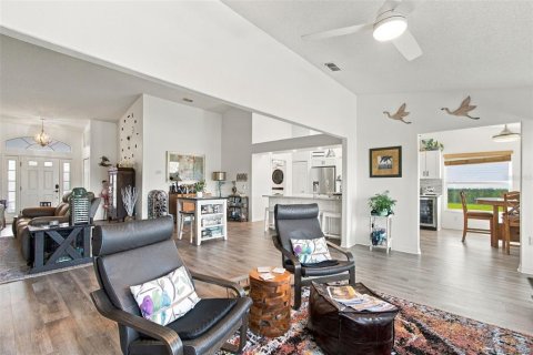 House in Hudson, Florida 2 bedrooms, 167.69 sq.m. № 2416720 - photo 13
