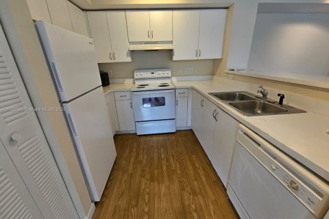 Condominio en venta en Miramar, Florida, 2 dormitorios, 89.74 m2 № 1979996 - foto 9