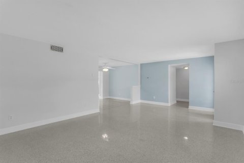 Villa ou maison à vendre à Dunedin, Floride: 3 chambres, 139.91 m2 № 2396980 - photo 7