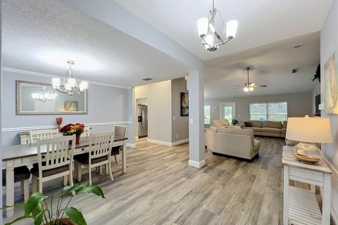 House in Eustis, Florida 4 bedrooms, 199.09 sq.m. № 2429322 - photo 8