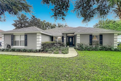 House in Eustis, Florida 4 bedrooms, 199.09 sq.m. № 2429322 - photo 5