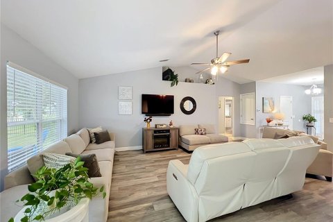 House in Eustis, Florida 4 bedrooms, 199.09 sq.m. № 2429322 - photo 14