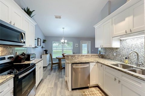 House in Eustis, Florida 4 bedrooms, 199.09 sq.m. № 2429322 - photo 20