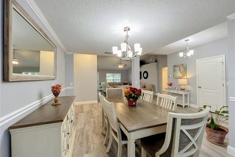 House in Eustis, Florida 4 bedrooms, 199.09 sq.m. № 2429322 - photo 10